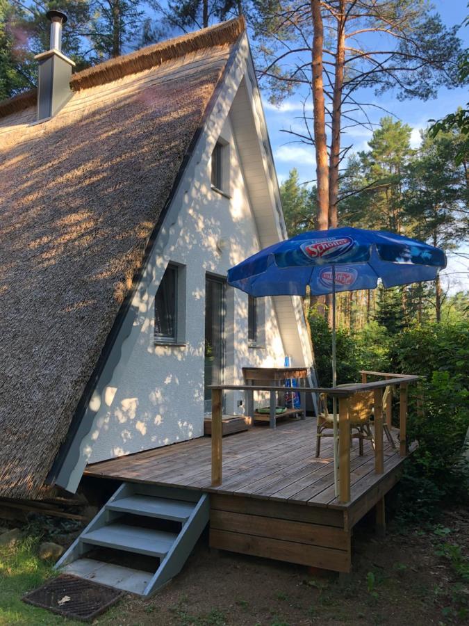Ferienhaus Reetdach 1300Qm Privatgrundstueck Bootssteg Sauna Templin Luebbesee Uckermark Erholung Pur Seenplatte Petersdorf  外观 照片