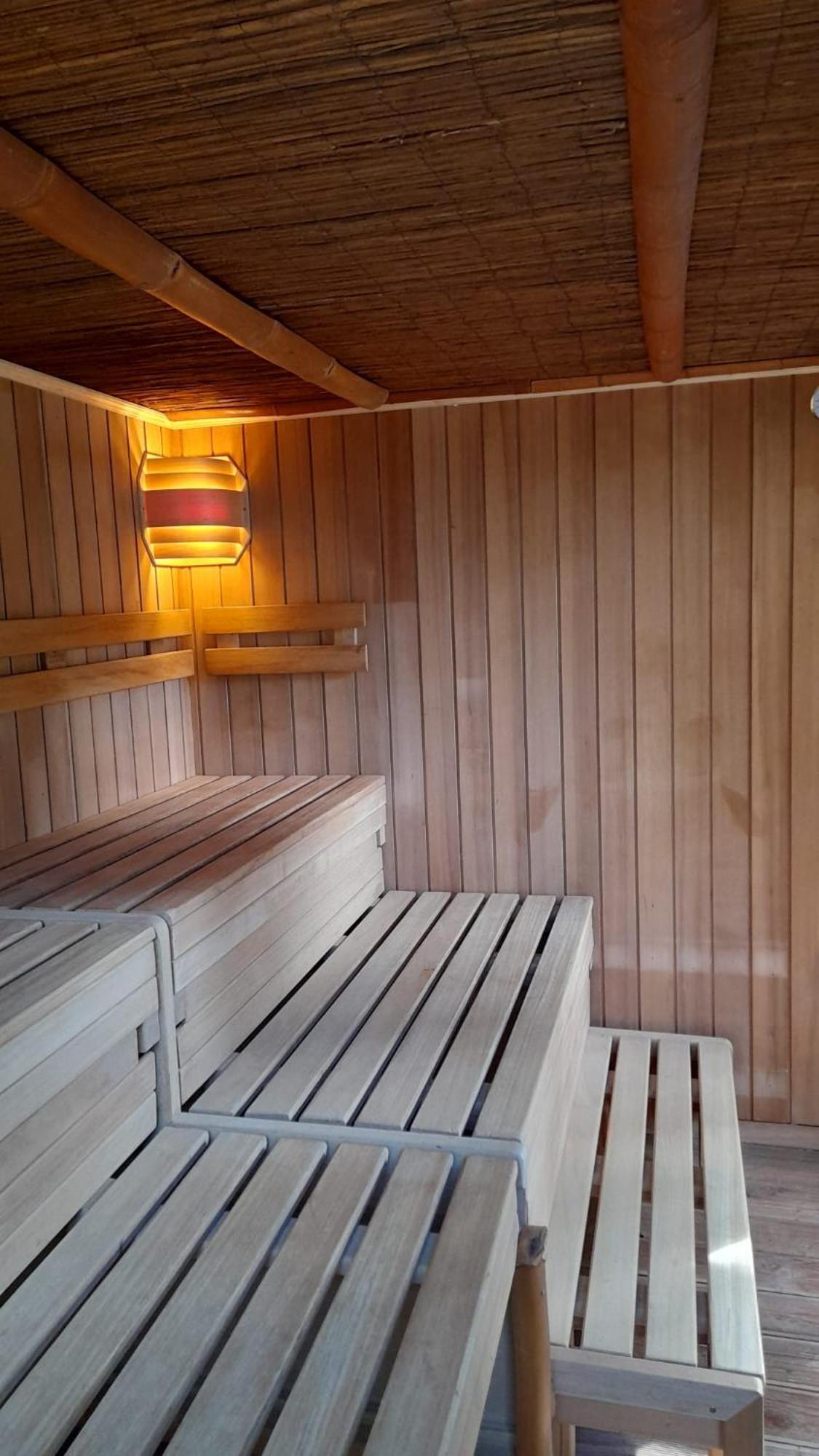 Ferienhaus Reetdach 1300Qm Privatgrundstueck Bootssteg Sauna Templin Luebbesee Uckermark Erholung Pur Seenplatte Petersdorf  外观 照片